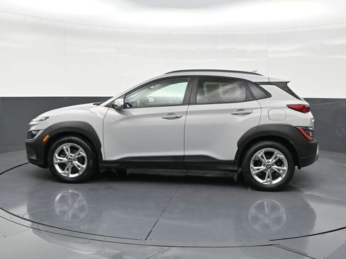 Used 2022 Hyundai Kona SEL FWD image 2