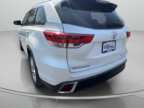 Used 2018 Toyota Highlander Limited AWD/4WD image 7