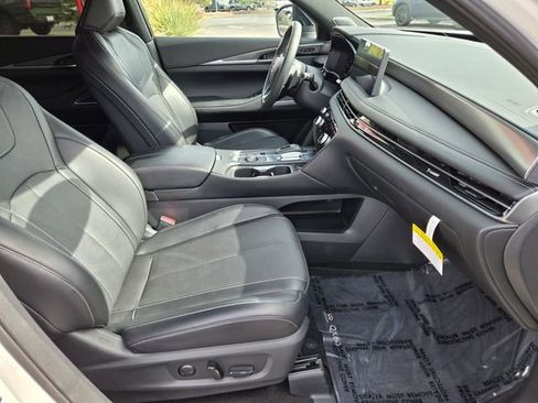 Certified 2025 INFINITI QX60 Luxe w/ Black Edition image 21