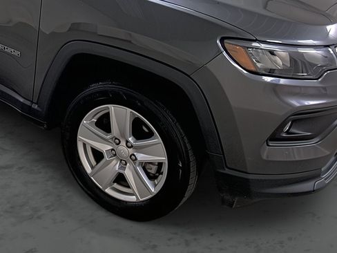 Used 2022 Jeep Compass Latitude w/ Sun and Sound Group AWD/4WD image 14