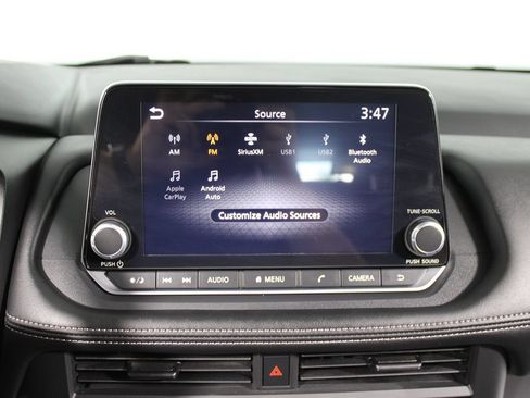 Used 2024 Nissan Rogue S FWD image 12