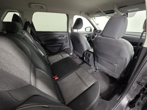Used 2025 Nissan Rogue SV FWD image 18