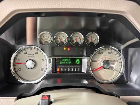 Used 2010 Ford F350 4x4 Crew Cab Super Duty image 16