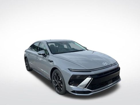 Used 2025 Hyundai Sonata SEL image 3