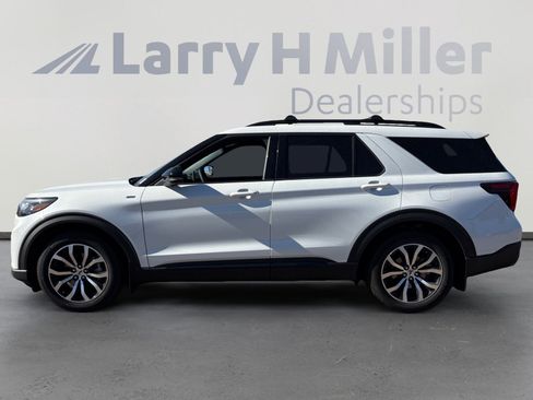 New 2025 Ford Explorer ST-Line w/ Premium Package image 2