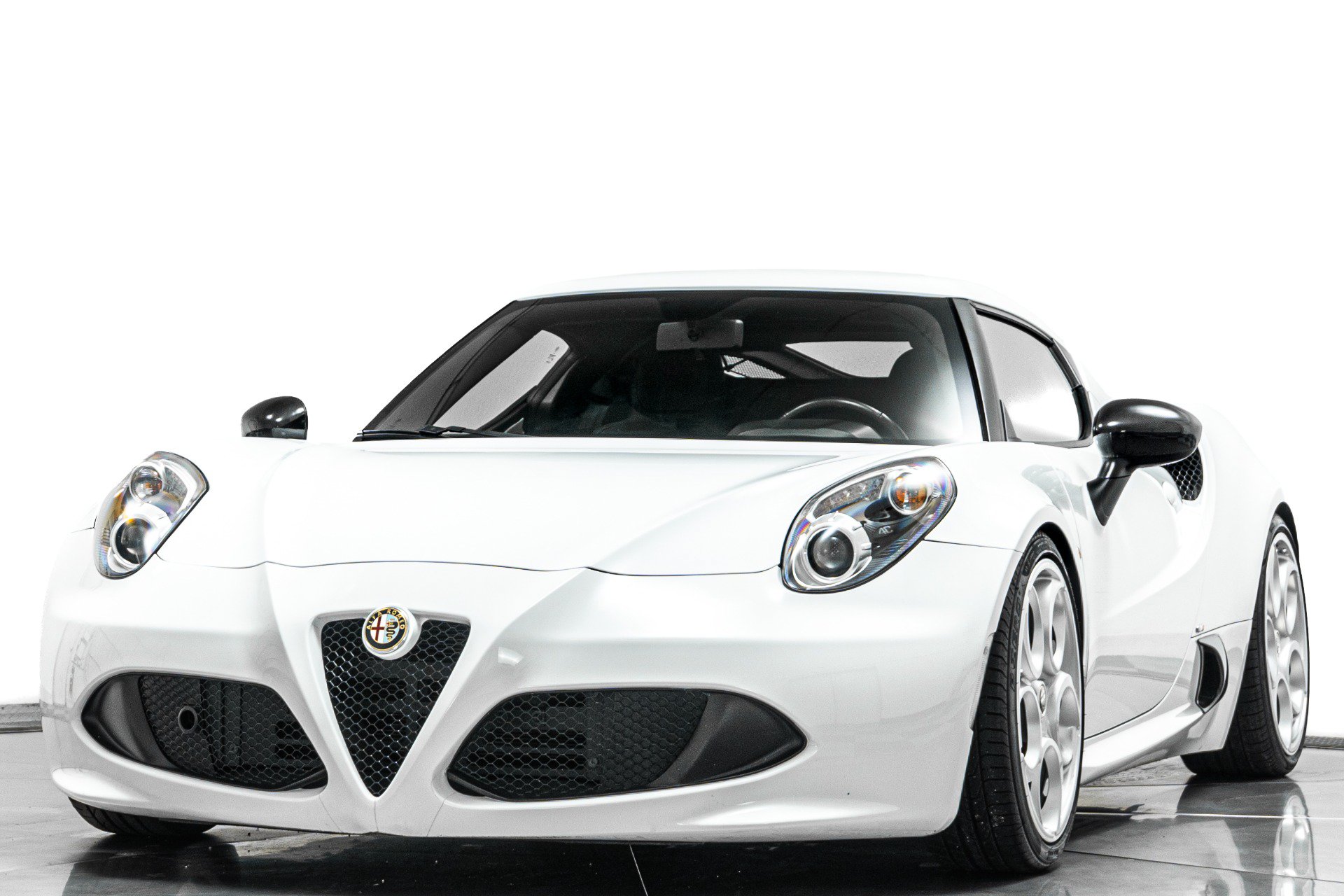 Used 2015 Alfa Romeo 4C Coupe w/ Leather Interior Group RWD image 5