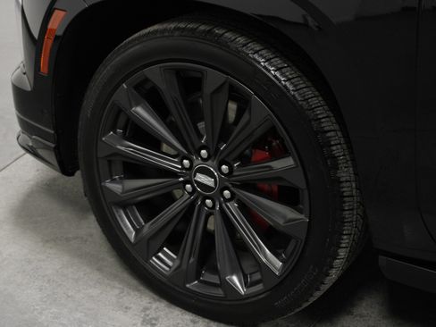 Used 2025 Cadillac Escalade ESV V image 10