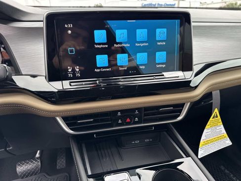 New 2026 Volkswagen Atlas Cross Sport SE FWD image 25