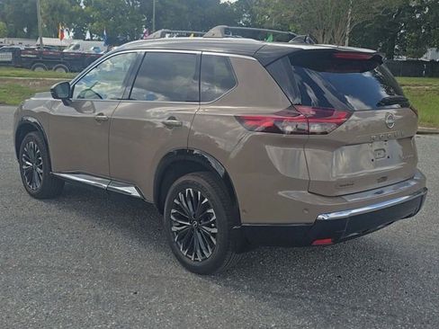 Used 2025 Nissan Rogue Platinum FWD image 5