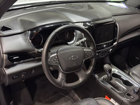 Used 2024 Chevrolet Traverse Premier image 17