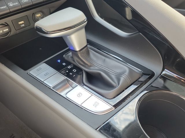 Used 2023 Hyundai Elantra Blue FWD image 17