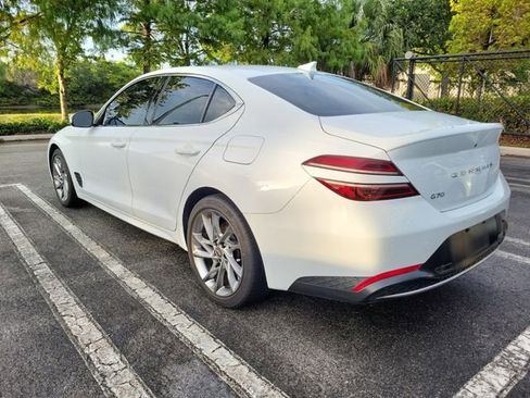 Used 2022 Genesis G70 2.0T RWD image 4