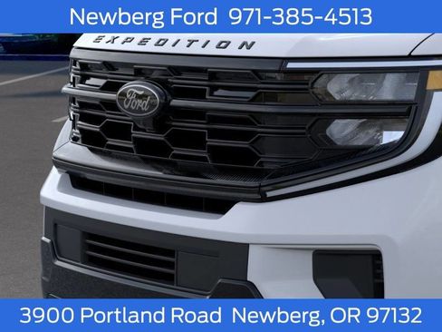 New 2026 Ford Expedition Platinum w/ Stealth Performance Package AWD/4WD image 17