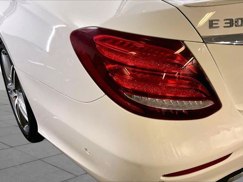 Certified 2017 Mercedes-Benz E 300 4MATIC image 28