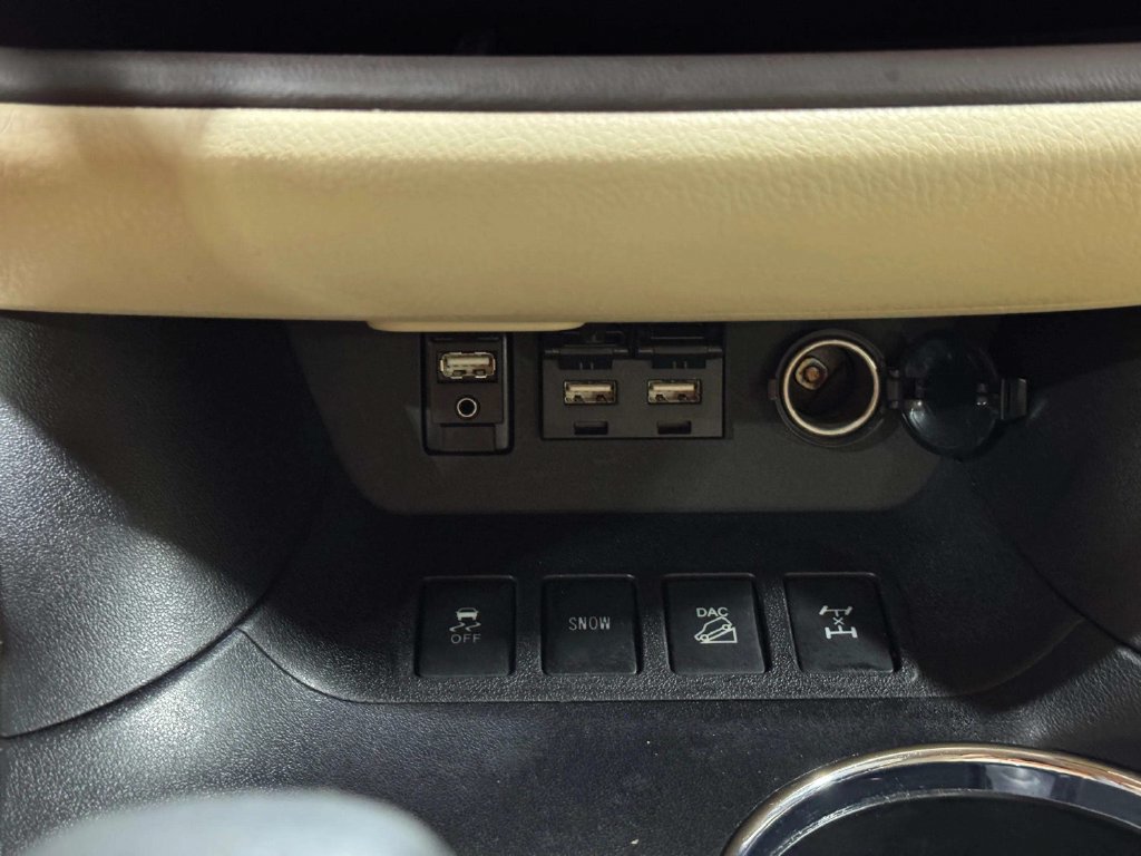 Used 2019 Toyota Highlander XLE AWD/4WD image 18
