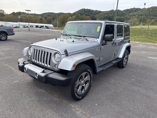 Used 2017 Jeep Wrangler Unlimited Sahara AWD/4WD image 4