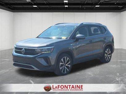 Certified 2022 Volkswagen Taos SE w/ Panoramic Sunroof Package