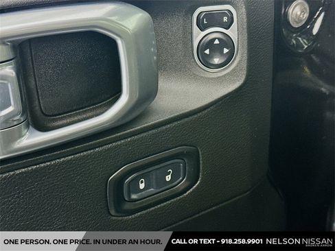 Used 2021 Jeep Wrangler Unlimited Sahara image 18