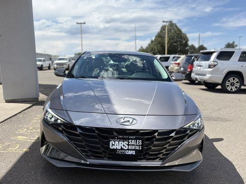 Used 2021 Hyundai Elantra Limited FWD image 2