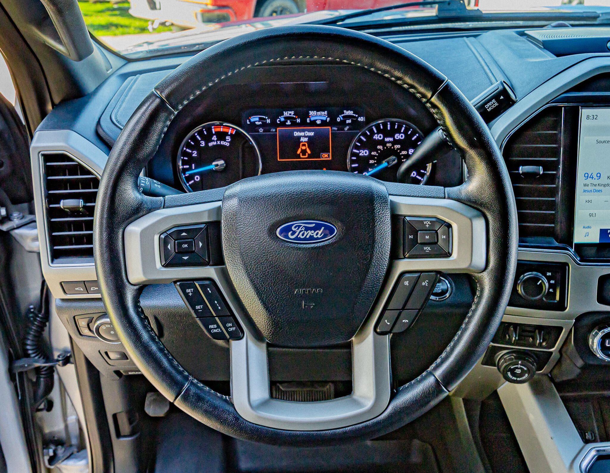 Used 2022 Ford F350 Lariat w/ Lariat Ultimate Package AWD/4WD image 18