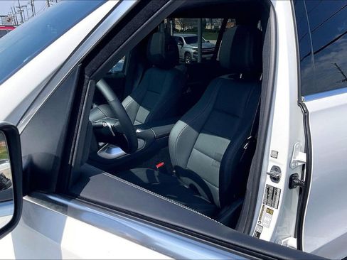 New 2026 Mercedes-Benz GLS 450 4MATIC image 9