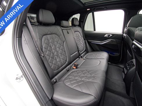 Used 2024 BMW X5 xDrive40i w/ M Sport Package AWD/4WD image 17
