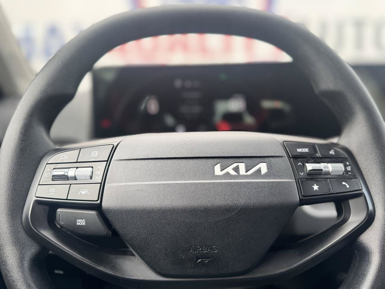 Used 2025 Kia K4 FWD image 43