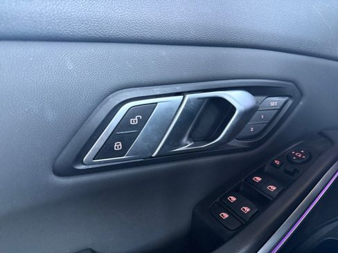 Used 2019 BMW 330i Sedan w/ Convenience Package RWD image 24