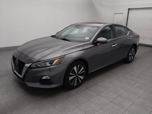 Used 2022 Nissan Altima 2.5 SV w/ SV Premium Package AWD/4WD image 2