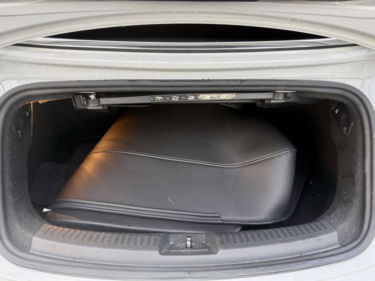 Used 2019 Volkswagen Beetle 2.0T SE FWD image 31