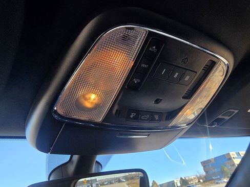 Used 2022 Jeep Grand Cherokee Limited image 24