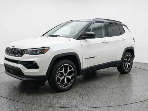 Used 2025 Jeep Compass Limited image 3
