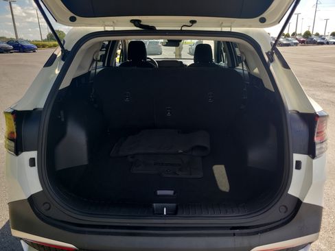 Used 2023 Kia Sportage LX FWD image 11