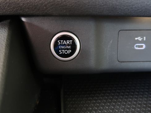 Used 2022 Nissan Rogue SV AWD/4WD image 37
