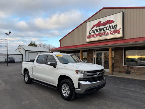 Used 2022 Chevrolet Silverado 1500 LT w/ Bed Protection Package image 2