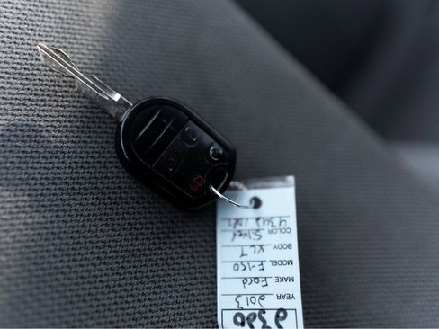 Used 2013 Ford F150 XLT w/ XLT Chrome Pkg image 12