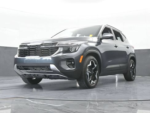 Used 2024 Kia Seltos EX FWD image 56