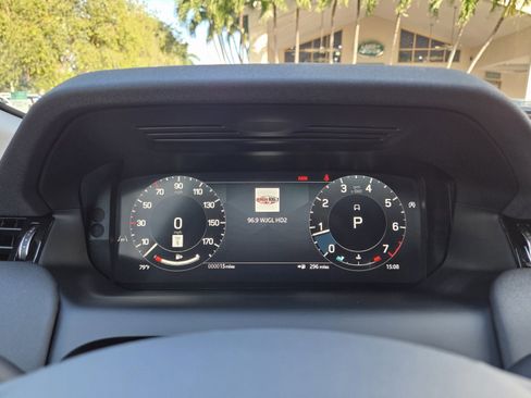 New 2025 Land Rover Discovery Sport S image 22