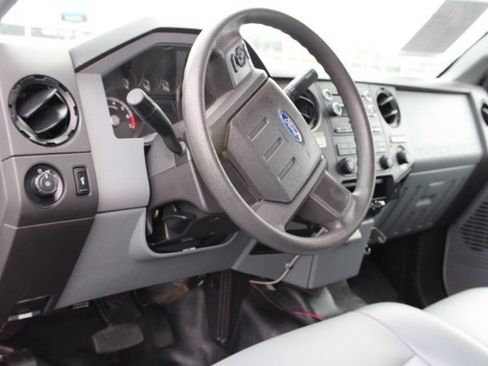 Used 2012 Ford F250 XL w/ Skid Plate Pkg image 18