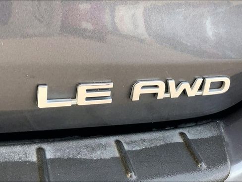 Used 2024 Toyota Highlander LE image 10