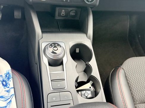 Used 2025 Ford Escape ST-Line FWD image 17