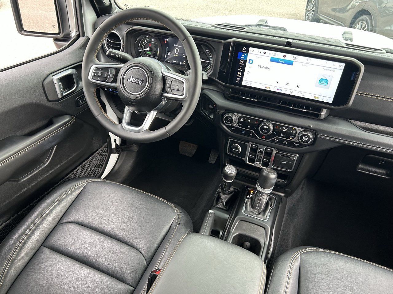 Used 2024 Jeep Wrangler Unlimited Sahara w/ Safety Group AWD/4WD image 15