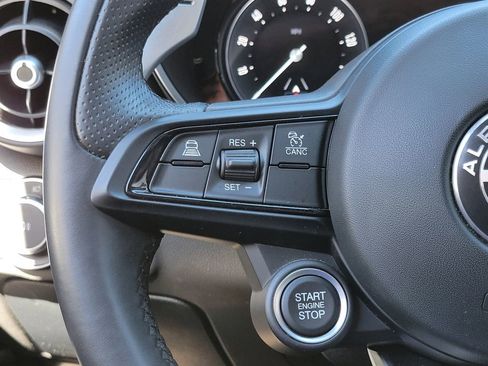 Used 2024 Alfa Romeo Giulia Sprint image 5