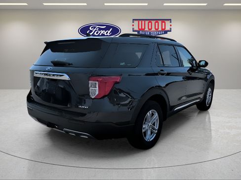 Used 2023 Ford Explorer XLT w/ Equipment Group 202A AWD/4WD image 3