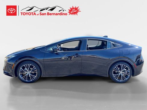 Certified 2025 Toyota Prius XLE image 2