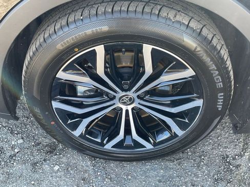 Used 2025 Toyota Crown XLE image 31