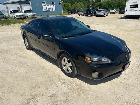 Used 2008 Pontiac Grand Prix w/ Premium Package FWD image 4
