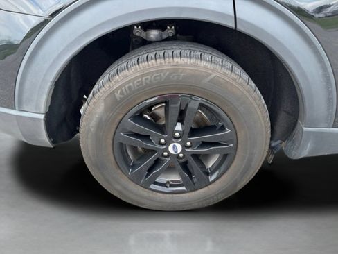 Used 2024 Ford Explorer XLT AWD/4WD image 36