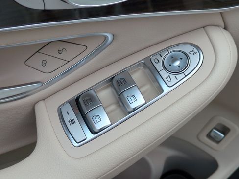 Used 2022 Mercedes-Benz GLC 300 image 13