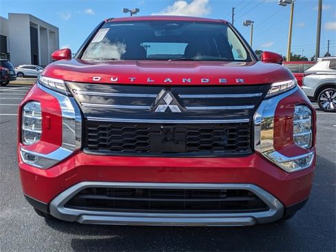 New 2025 Mitsubishi Outlander SE image 9